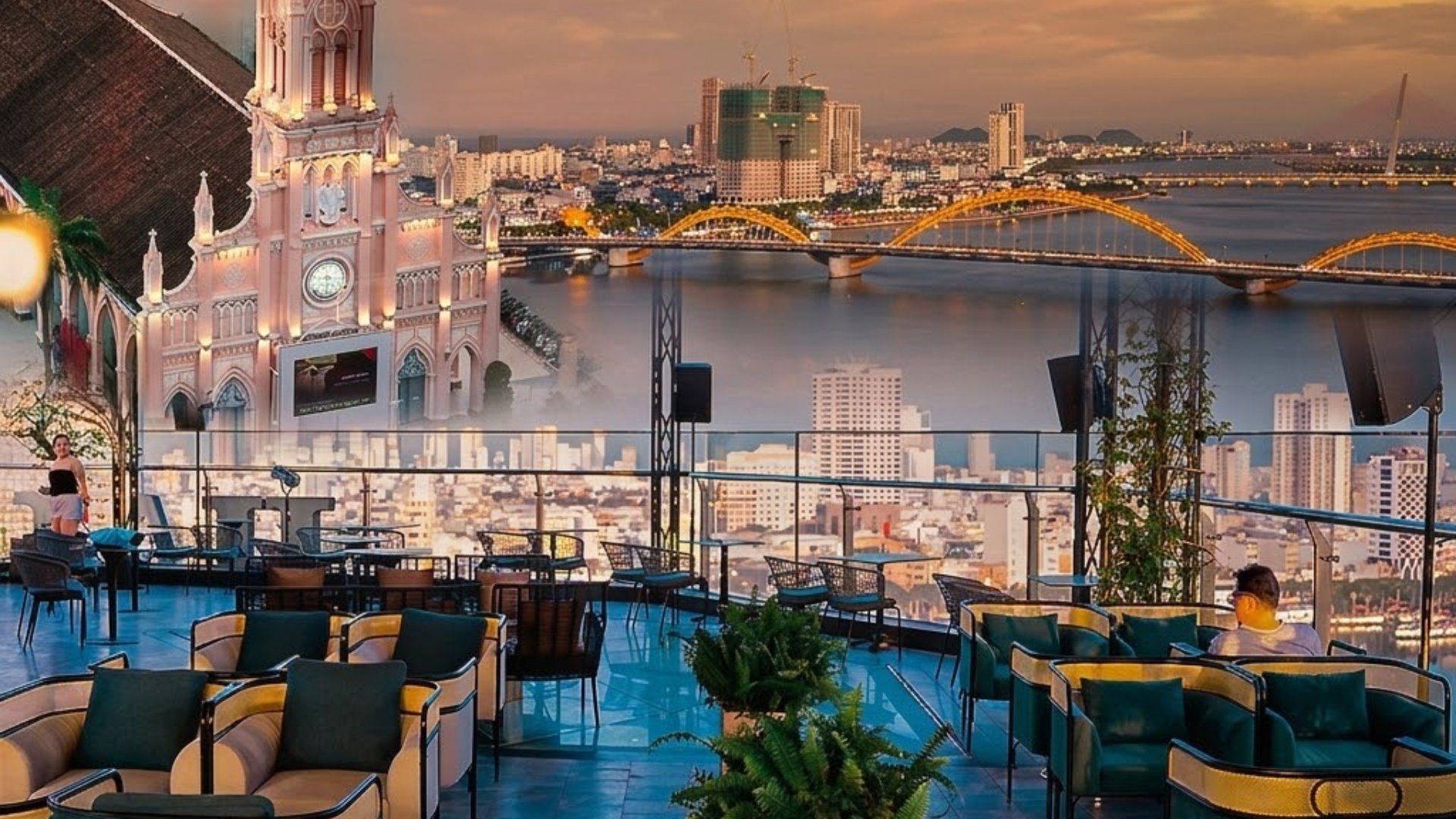 NYX Sky Lounge & Mixology · 다낭