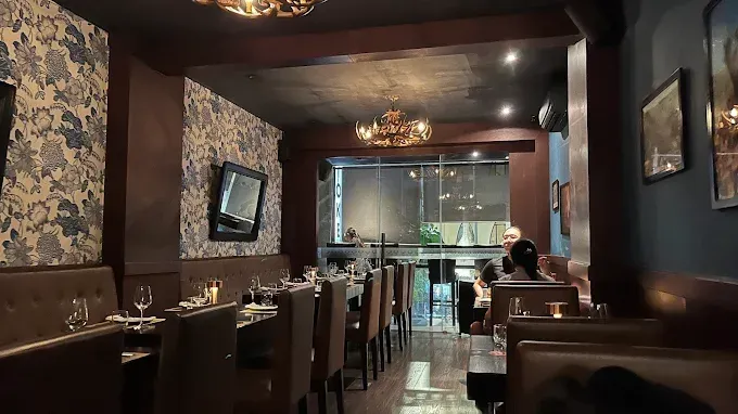 Stoker Woodfired Grill & Bar · 호치민 사진