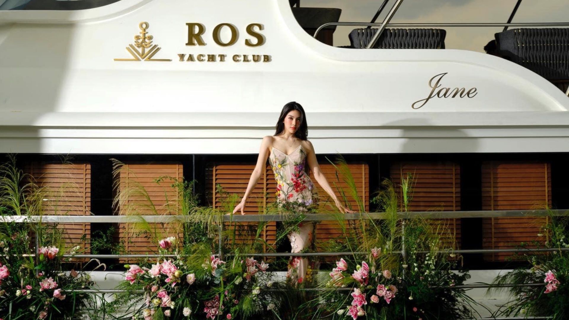 ROS Yacht Club · ホーチミン