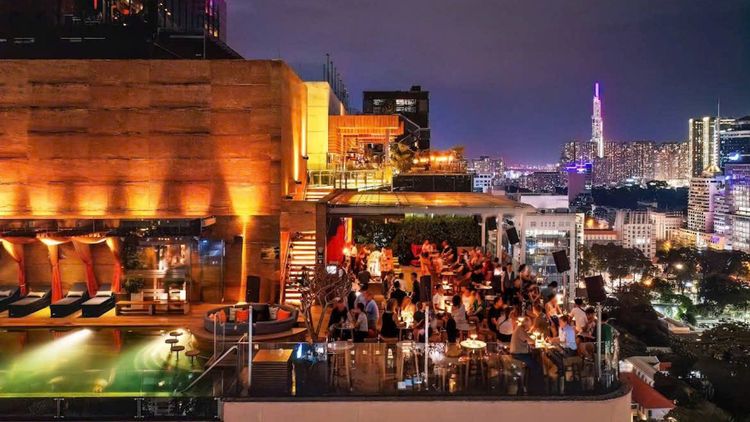Social Club Rooftop Bar · ホーチミン · ラウンジ 3