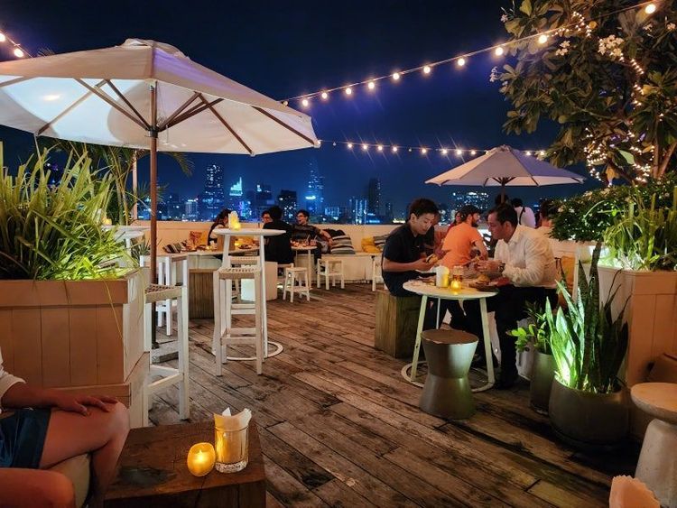 Banana Mama Rooftop Bar & Kitchen Saigon · 호치민 라운지 갤러리 사진 1