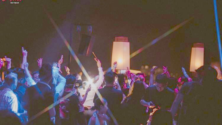 Chill Skybar & Dining · TP. Hồ Chí Minh · Lounge 14