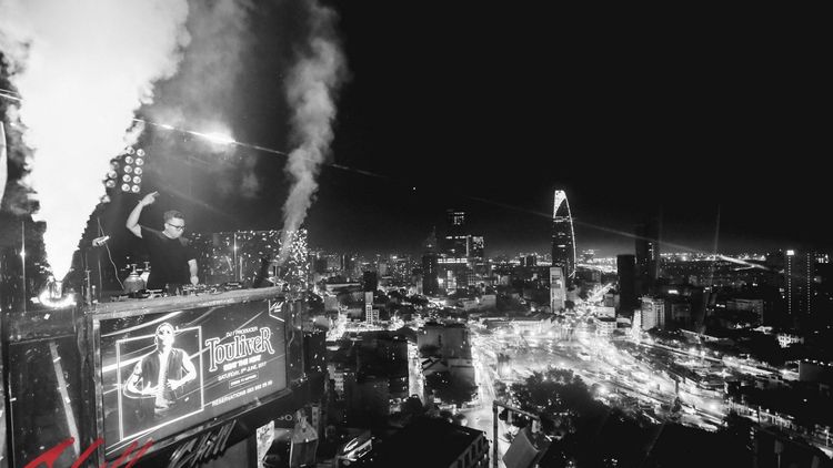 Chill Skybar & Dining · TP. Hồ Chí Minh · Lounge 13