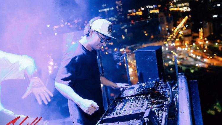 Chill Skybar & Dining · TP. Hồ Chí Minh · Lounge 5