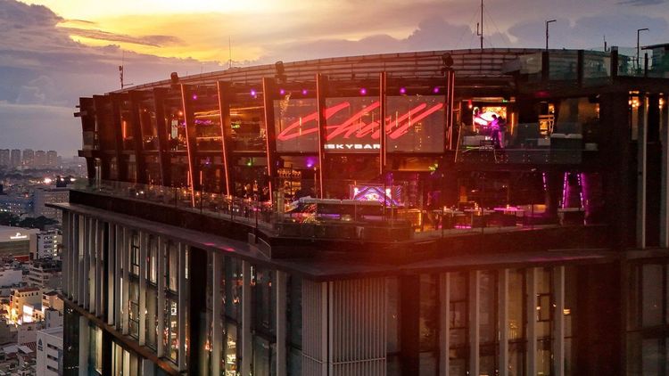 Chill Skybar & Dining · TP. Hồ Chí Minh · Lounge 17