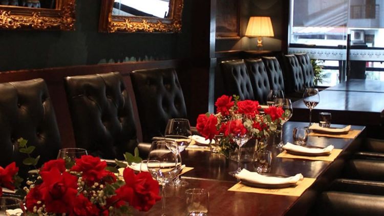 Stoker Woodfired Grill & Bar · ホーチミン · ダイニング 6