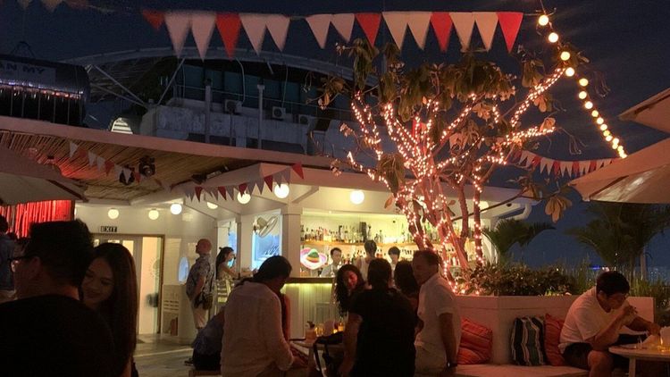 Banana Mama Rooftop Bar & Kitchen Saigon · 胡志明市 · 酒廊 5
