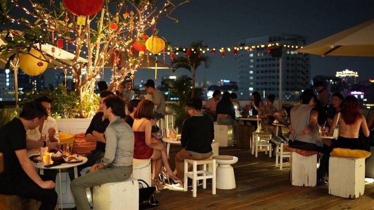 Banana Mama Rooftop Bar & Kitchen Saigon · 胡志明市 · 酒廊 4
