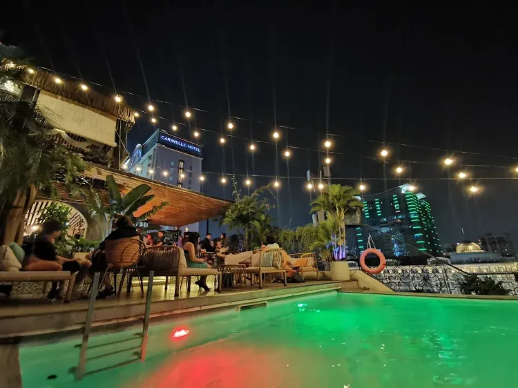 SolLuna - Rooftop Bar · 호치민 라운지 갤러리 사진 2