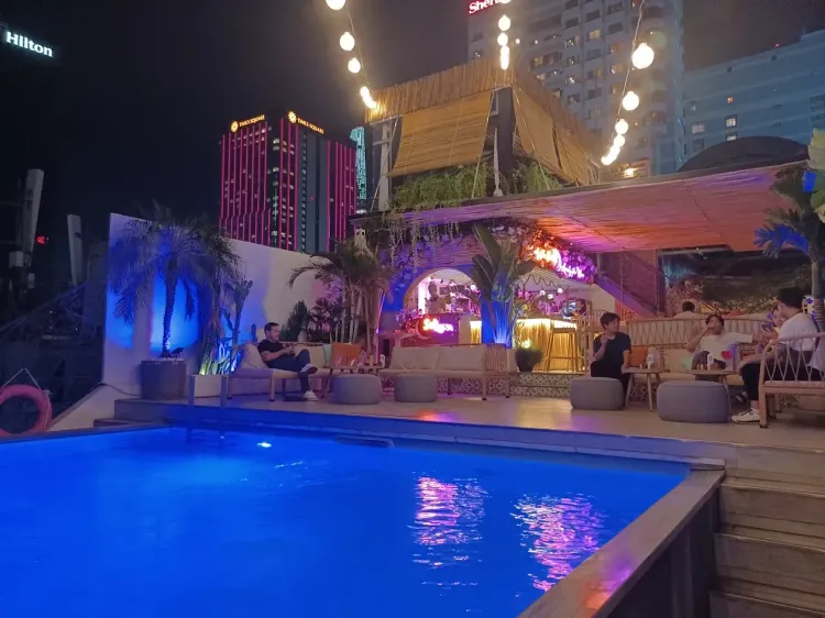 SolLuna - Rooftop Bar · 호치민 라운지 갤러리 사진 1