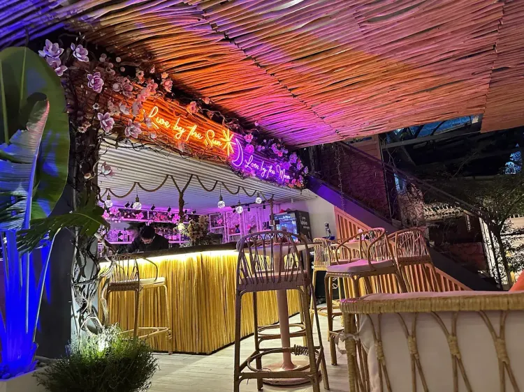 SolLuna - Rooftop Bar · 호치민 라운지 갤러리 사진 3