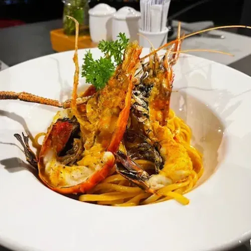 Chanh Bistro Rooftop Saigon · 호치민 다이닝 갤러리 사진 2
