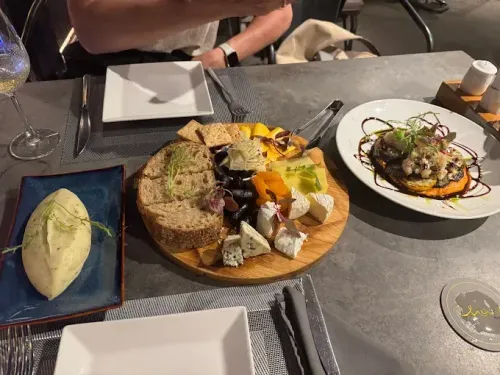 Chanh Bistro Rooftop Saigon · 호치민 다이닝 갤러리 사진 3