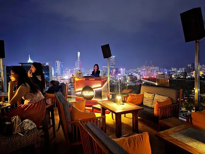 Social Club Rooftop Bar · 호치민 사진