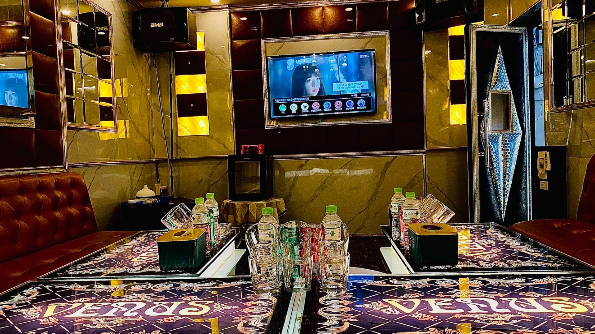 Venus Karaoke · Hanoi